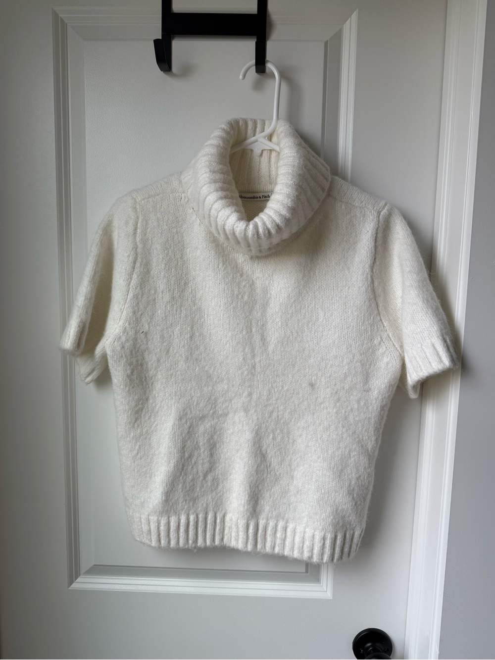 Abercrombie & Fitch Ivory Short-Sleeve Turtleneck Sweater